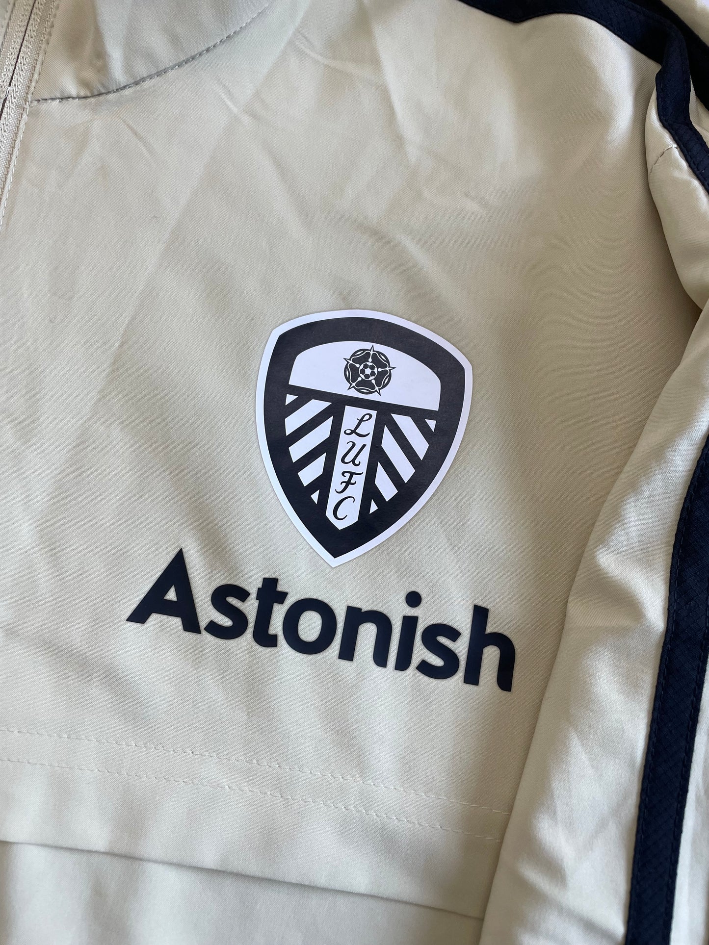 LEEDS 2022/23 CHAQUETA (M) ADIDAS