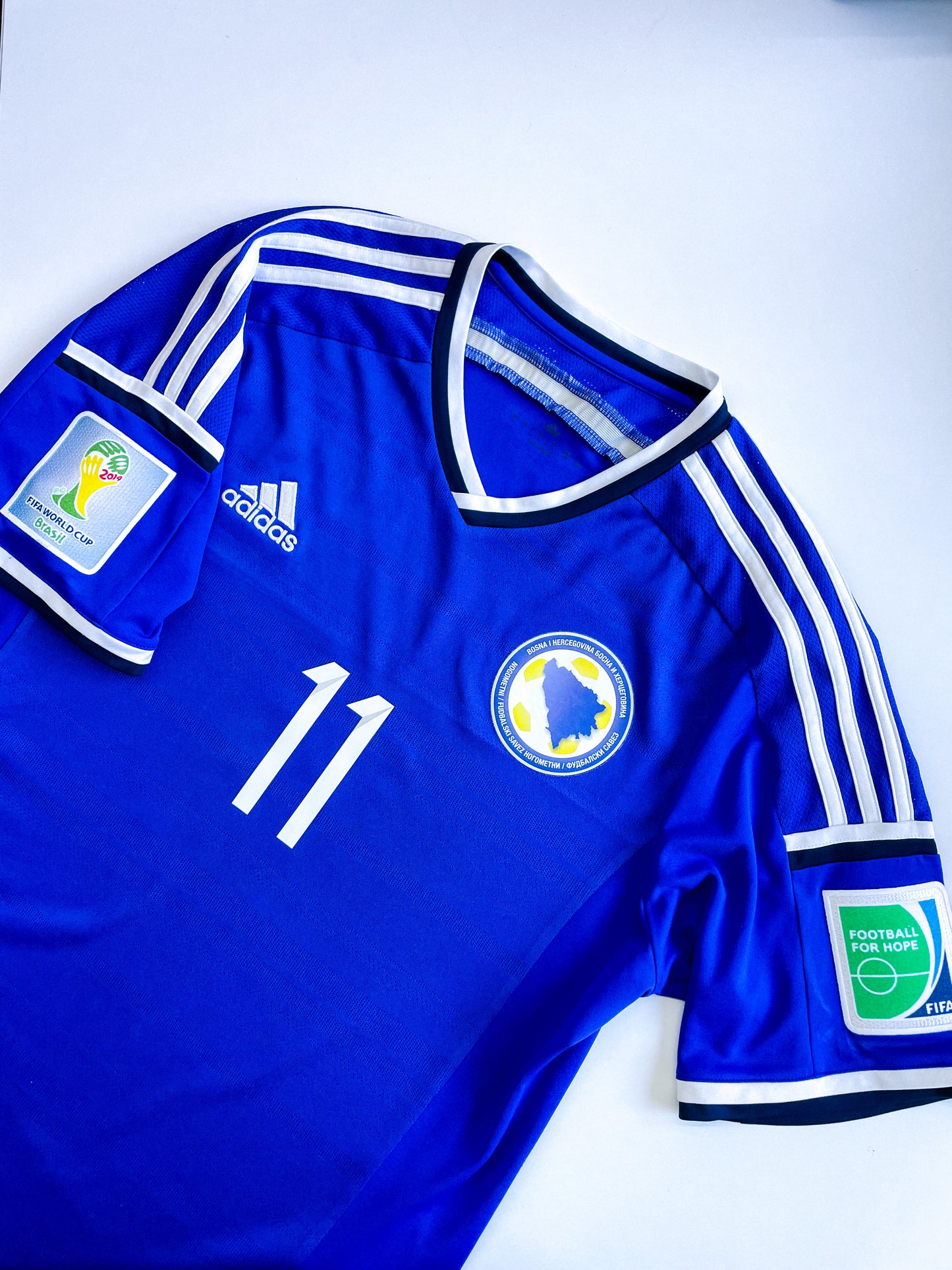 BOSNIA Y HERZEGOVINA 2014 LOCAL #11 DZEKO, VERSIÓN JUGADOR (L)