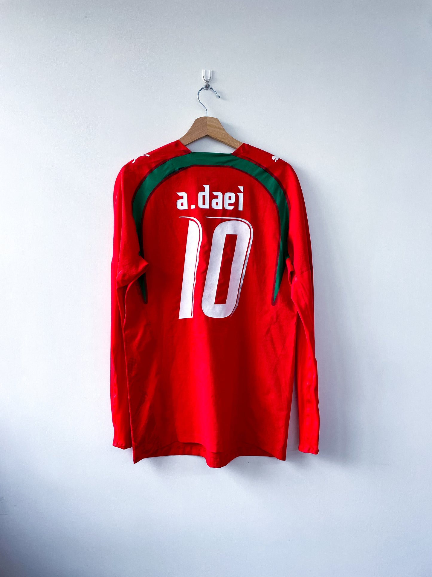 IRÁN 2006 VISITA #10 DAEI (M) (PLAYER ISSUE) MANGAS LARGAS, PUMA