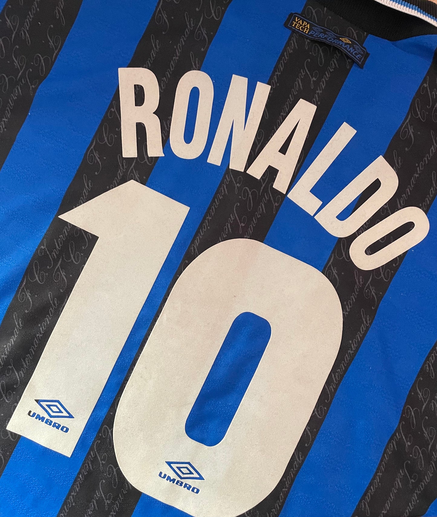 INTER DE MILÁN 1997/98 LOCAL SERIE A  #10 RONALDO (M)  UMBRO