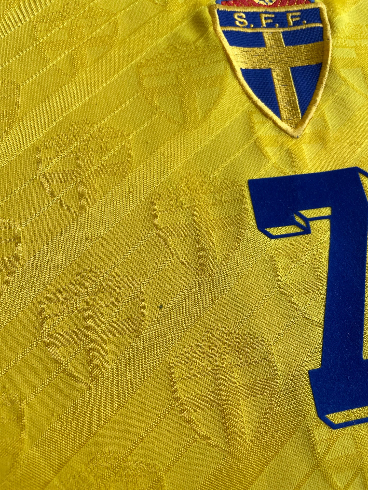 SUECIA 1994 LOCAL , #7 LARSSON (L) ADIDAS