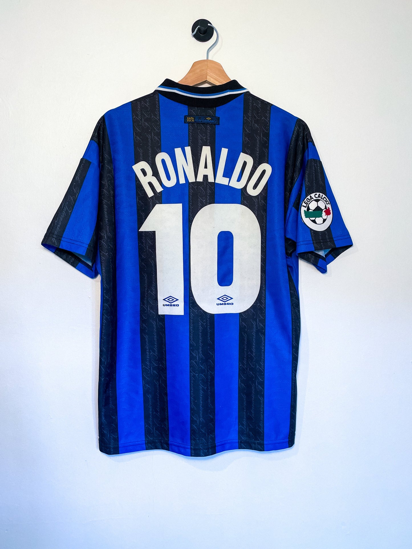 INTER DE MILÁN 1997/98 LOCAL SERIE A  #10 RONALDO (M)  UMBRO