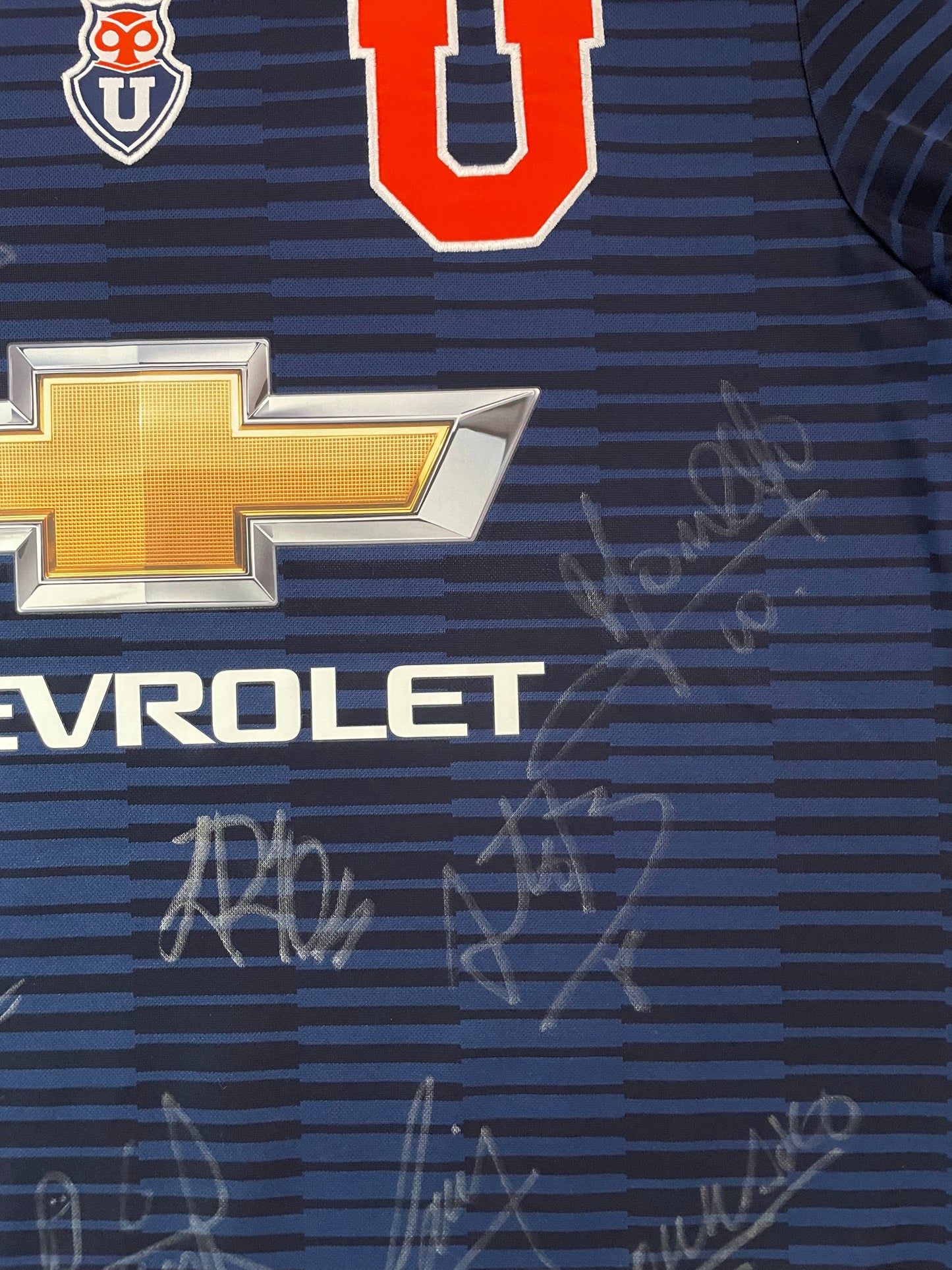 U DE CHILE 2018 LOCAL #9 HENRÍQUEZ (S) ADIDAS "AUTOGRAFIADA"