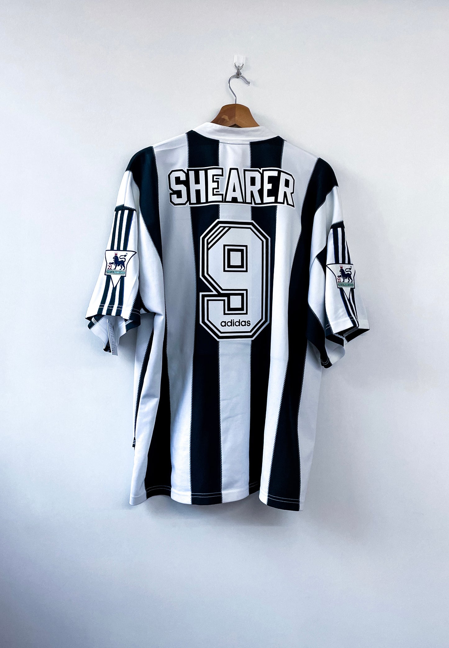 NEW CASTLE 1995/97 LOCAL #9 SHEARER (XL) ADIDAS